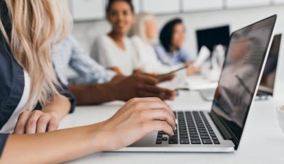 Siemens amplia uso de IA em programas de formação profissional