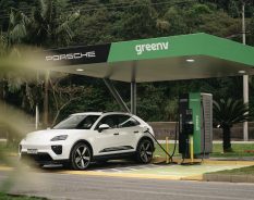 Porsche inaugura hub de recarga rápida e fortalece corredor elétrico no Brasil