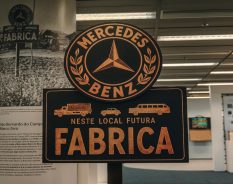 Mercedes-Benz transforma 70 anos de história em exposição permanente no Brasil
